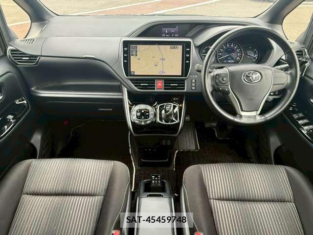 Toyota VOXY HYBRID 2019-07 7790426-14