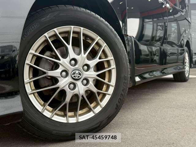 Toyota VOXY HYBRID 2019-07 7790426-15