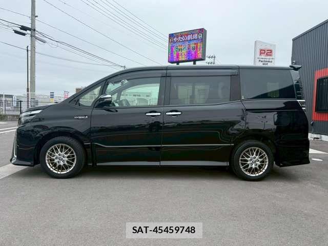 Toyota VOXY HYBRID 2019-07 7790426-17