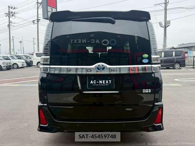 Toyota VOXY HYBRID 2019-07 7790426-18