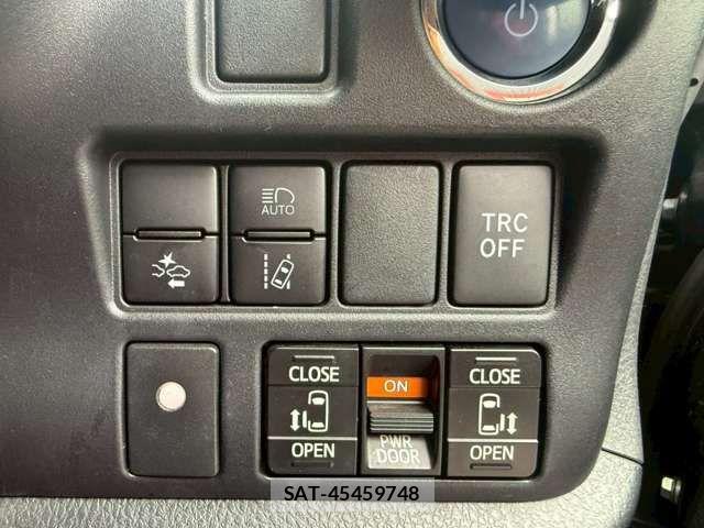 Toyota VOXY HYBRID 2019-07 7790426-4