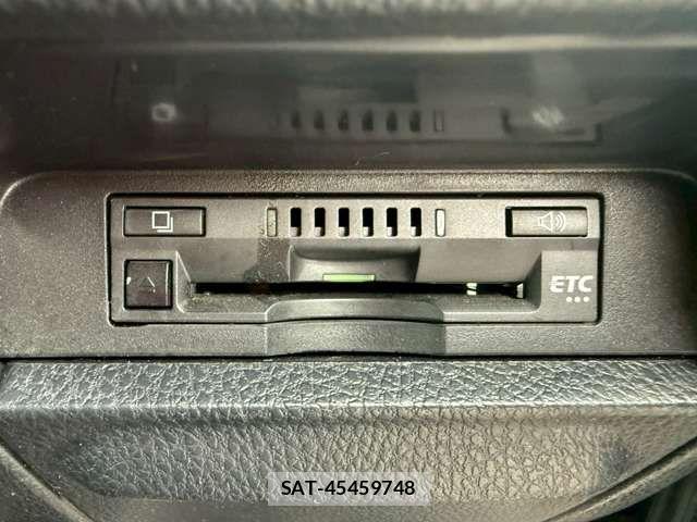 Toyota VOXY HYBRID 2019-07 7790426-8