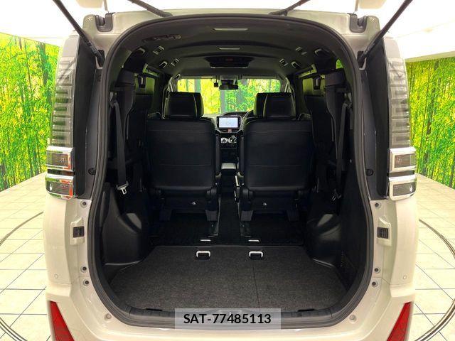 Toyota VOXY HYBRID 2021-08 7790430-10