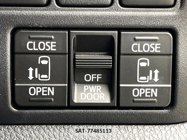 Toyota VOXY HYBRID 2021-08 7790430-4