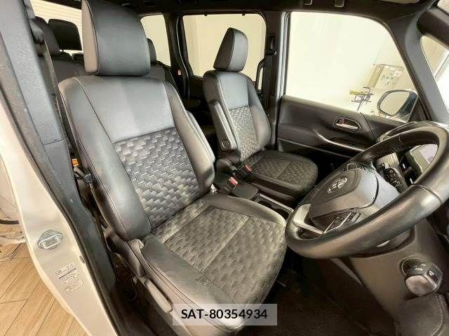 Toyota VOXY HYBRID 2022-03 7790444-9