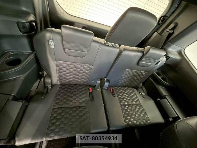 Toyota VOXY HYBRID 2022-03 7790444-11