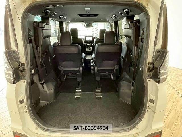 Toyota VOXY HYBRID 2022-03 7790444-12