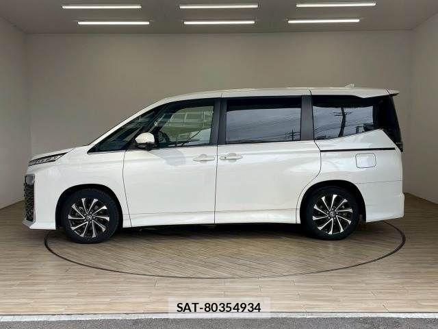Toyota VOXY HYBRID 2022-03 7790444-15