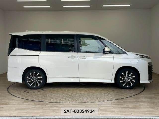 Toyota VOXY HYBRID 2022-03 7790444-16