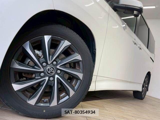 Toyota VOXY HYBRID 2022-03 7790444-18