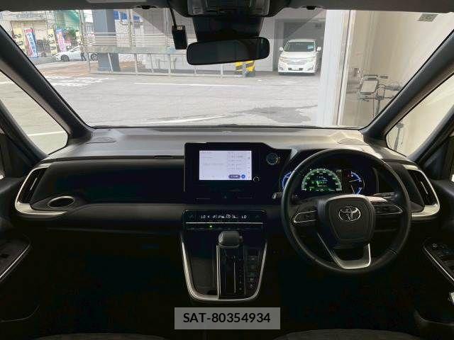 Toyota VOXY HYBRID 2022-03 7790444-2