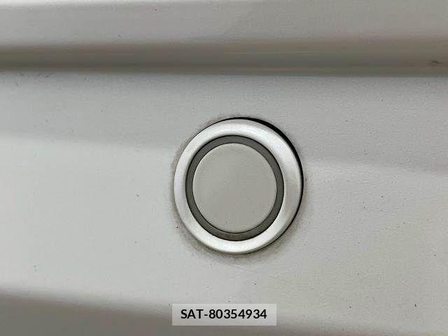 Toyota VOXY HYBRID 2022-03 7790444-6