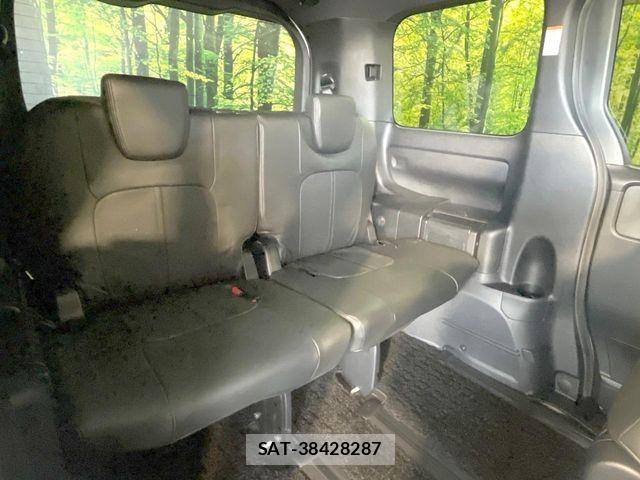 Toyota VOXY HYBRID 2019-01 7790425-9