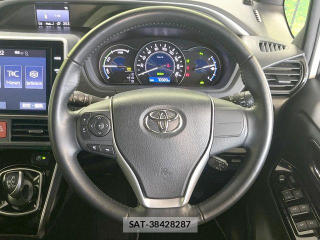 Toyota VOXY HYBRID 2019-01 7790425-11