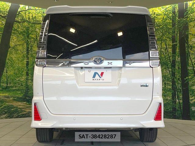 Toyota VOXY HYBRID 2019-01 7790425-15