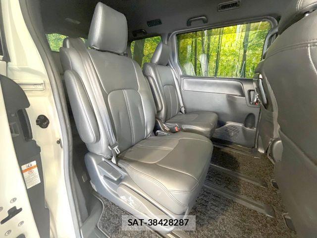 Toyota VOXY HYBRID 2019-01 7790425-8