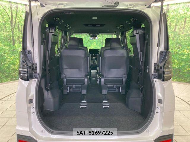 Toyota VOXY HYBRID 2024-07 7790436-10
