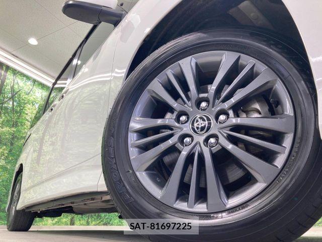 Toyota VOXY HYBRID 2024-07 7790436-12