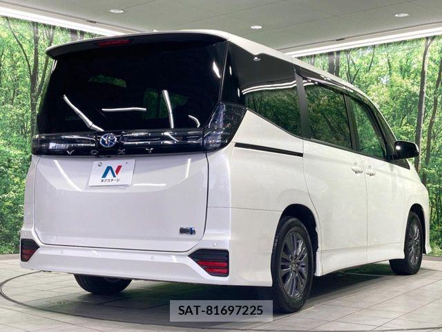 Toyota VOXY HYBRID 2024-07 7790436-16