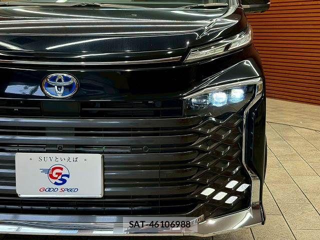 Toyota VOXY HYBRID 2022-10 7790463-9