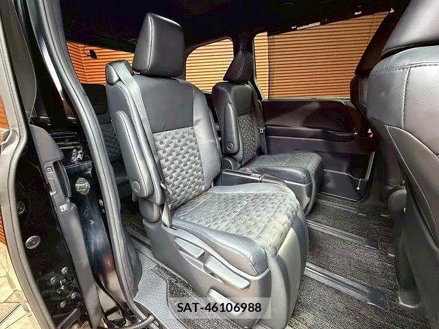 Toyota VOXY HYBRID 2022-10 7790463-7