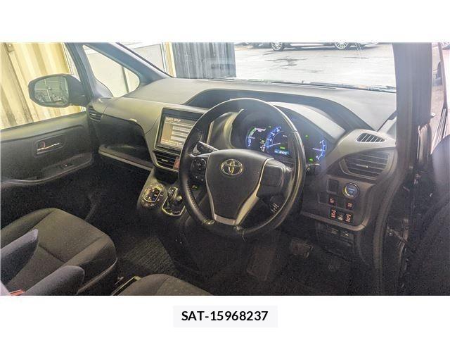 Toyota VOXY HYBRID 2014-04 7790403-10