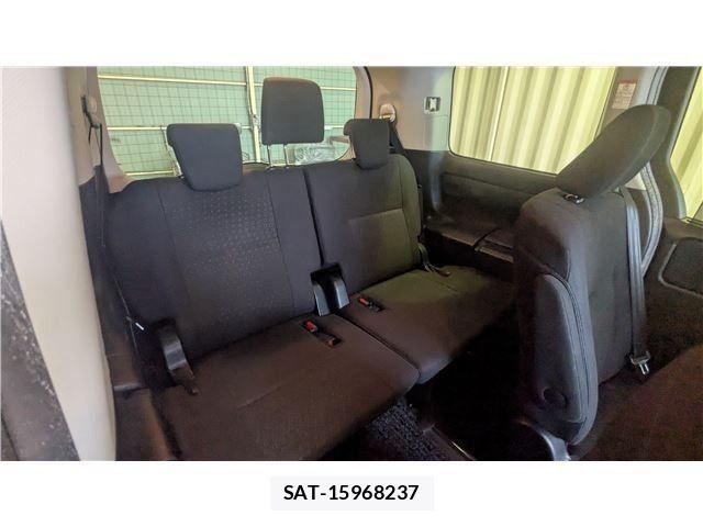 Toyota VOXY HYBRID 2014-04 7790403-13