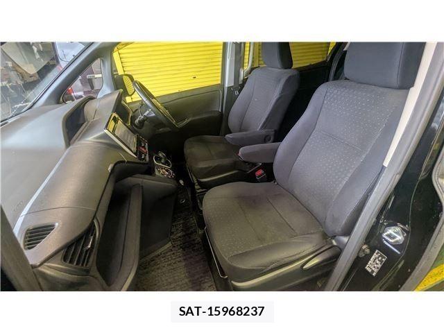 Toyota VOXY HYBRID 2014-04 7790403-14