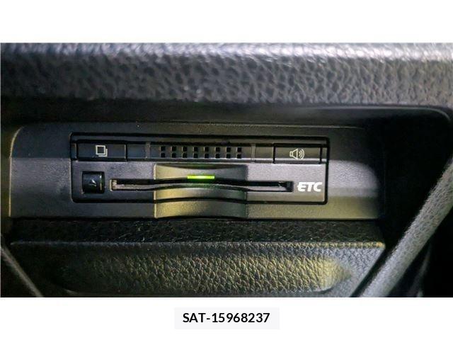 Toyota VOXY HYBRID 2014-04 7790403-25