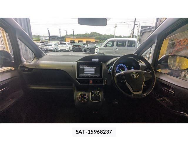 Toyota VOXY HYBRID 2014-04 7790403-2