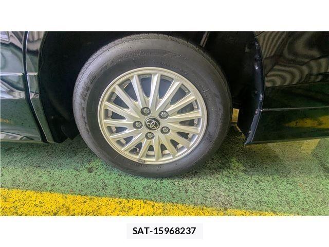 Toyota VOXY HYBRID 2014-04 7790403-29
