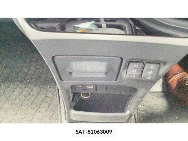 Toyota VOXY HYBRID 2021-09 7790428-13