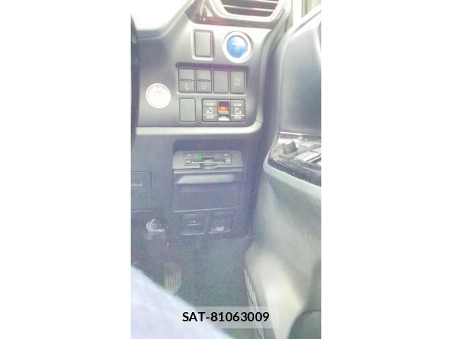 Toyota VOXY HYBRID 2021-09 7790428-14