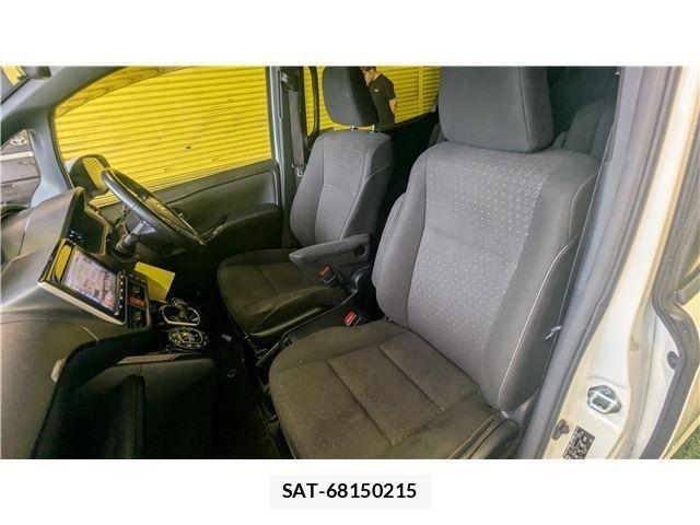 Toyota VOXY HYBRID 2017-09 7790416-11
