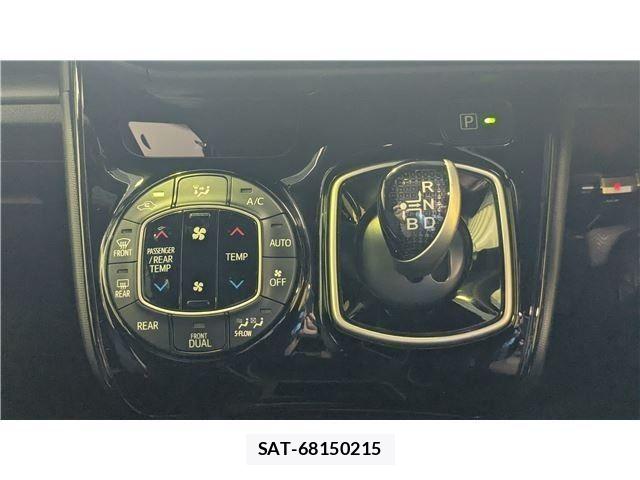 Toyota VOXY HYBRID 2017-09 7790416-18