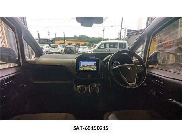 Toyota VOXY HYBRID 2017-09 7790416-1