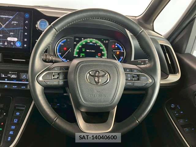 Toyota VOXY HYBRID 2022-04 7790435-12