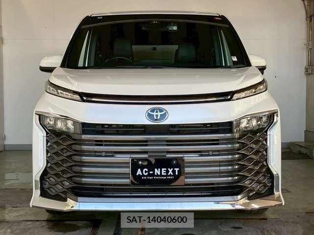 Toyota VOXY HYBRID 2022-04 7790435-15