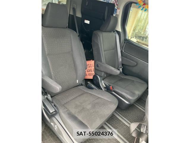 Toyota VOXY HYBRID 2016-02 7790413-12