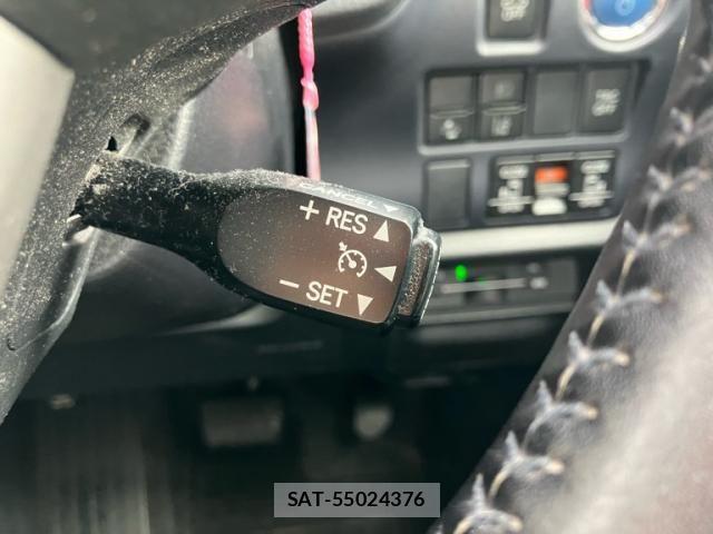 Toyota VOXY HYBRID 2016-02 7790413-21