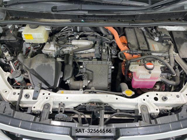 Toyota VOXY HYBRID 2015-01 7880444-17