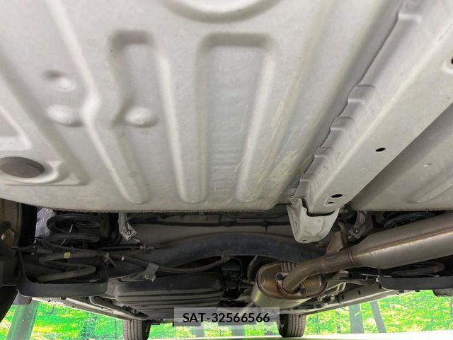 Toyota VOXY HYBRID 2015-01 7880444-18