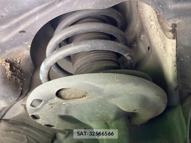 Toyota VOXY HYBRID 2015-01 7880444-19