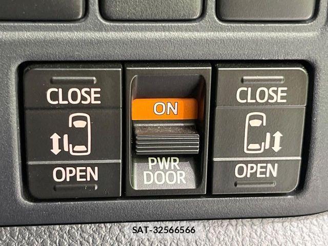Toyota VOXY HYBRID 2015-01 7880444-4