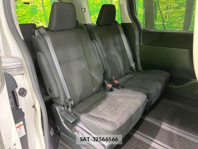 Toyota VOXY HYBRID 2015-01 7880444-8