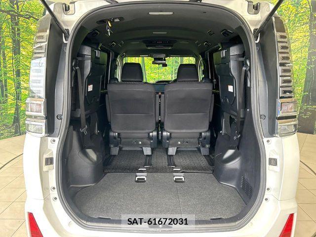 Toyota VOXY HYBRID 2018-02 7880439-10