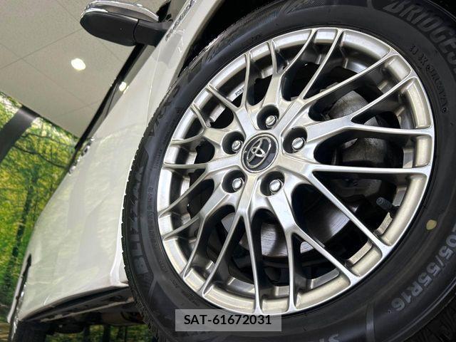 Toyota VOXY HYBRID 2018-02 7880439-12