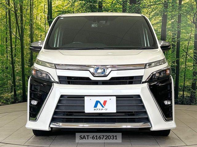 Toyota VOXY HYBRID 2018-02 7880439-14