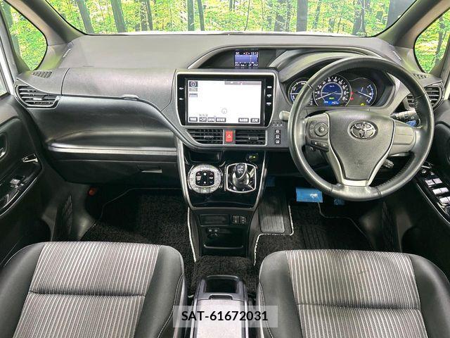 Toyota VOXY HYBRID 2018-02 7880439-1