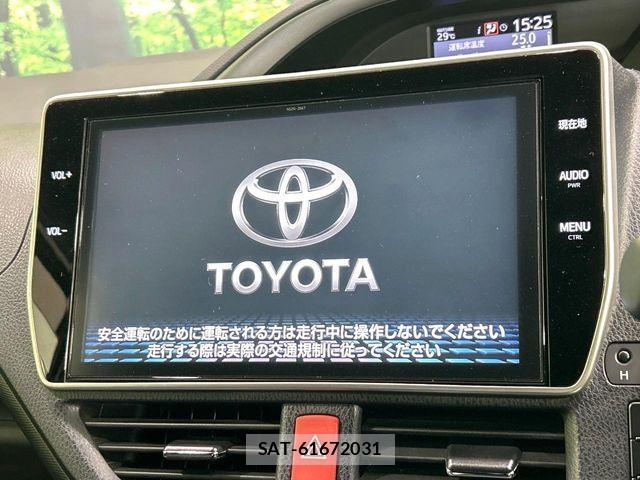 Toyota VOXY HYBRID 2018-02 7880439-2